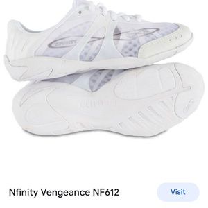 BRAND NEW!! NFINITY Vengeance Cheer Shoes Size 8 with Bag!